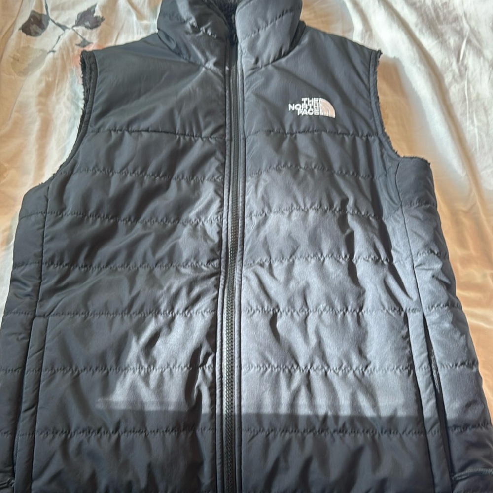 black north face vest